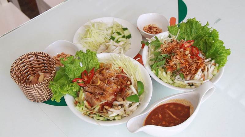 Nên ăn gì khi đi du lịch Đà Nẵng?